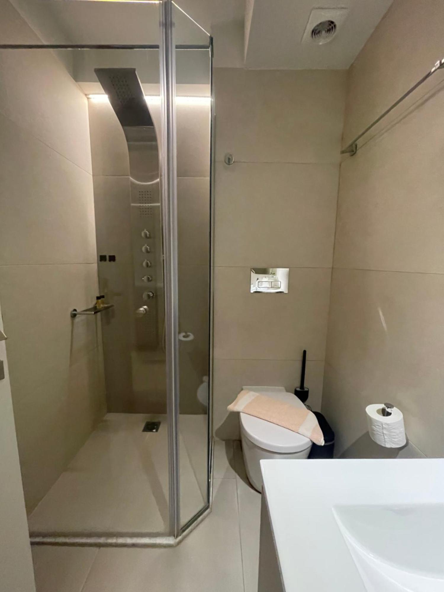 New 2Bd Aprt With Shared Rooftop Pool E2 Athens Exterior photo